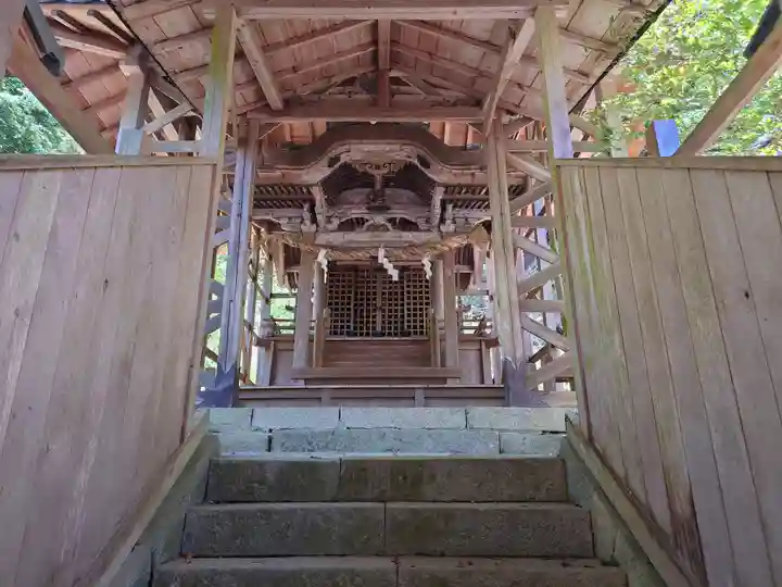 細川神社の本殿・本堂