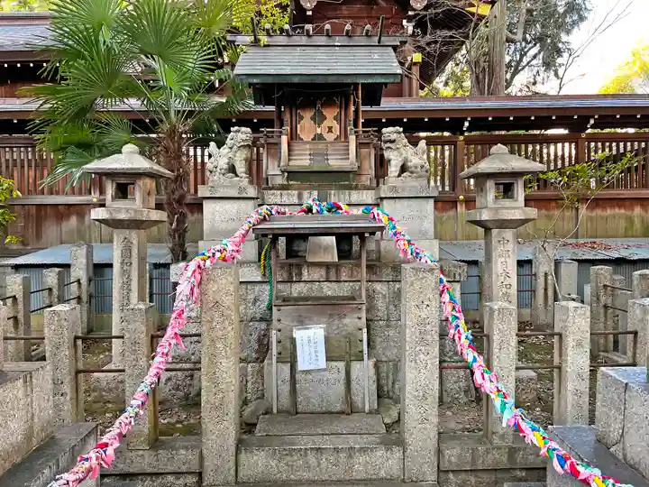 若宮八幡社の末社・摂社