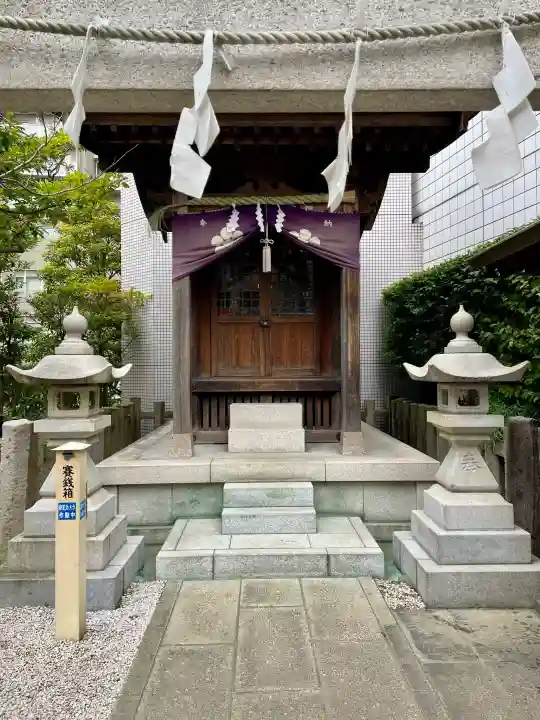 第六天社の{uncategorized: "未分類", other: "その他", undefined: "問題あり", building: "その他建物", grave: "お墓", sacred_gate: "鳥居", guardian: "狛犬", statue: "像", buddha: "仏像", history: "歴史", nature: "自然", garden: "庭園", animal: "動物", pagoda: "塔", temizu: "手水舎", mountain_gate: "山門・神門", sanctuary: "本殿・本堂", subordinate: "末社・摂社", art: "芸術", scenery: "景色", jizo: "地蔵", ema: "絵馬", goshuin: "御朱印", omikuji: "おみくじ", items: "授与品その他", amulet: "お守り", goshuincho: "御朱印帳", eats: "食事", festival: "お祭り", votive_dance: "神楽", shichigosan: "七五三参", wedding: "結婚式", experience: "体験その他", initially: "初詣", around: "周辺", anti_infection: "感染症対策"}