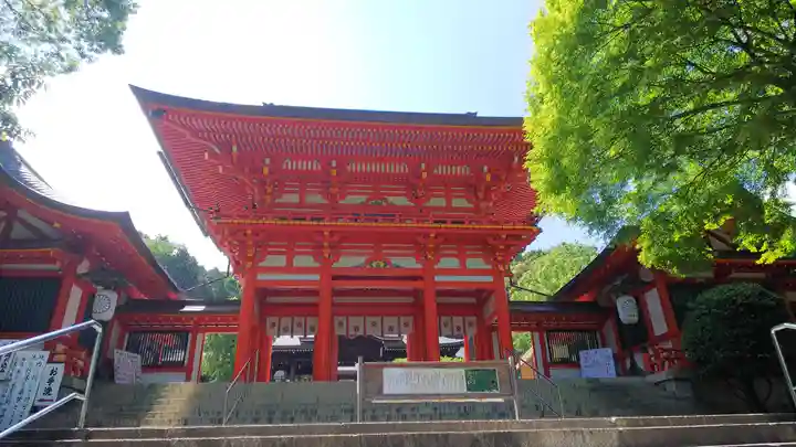 近江神宮の山門・神門