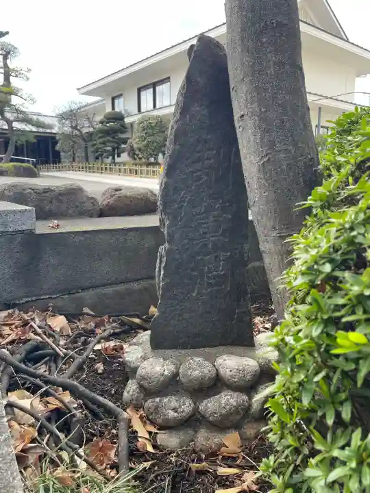蓮華寺の{uncategorized: "未分類", other: "その他", undefined: "問題あり", building: "その他建物", grave: "お墓", sacred_gate: "鳥居", guardian: "狛犬", statue: "像", buddha: "仏像", history: "歴史", nature: "自然", garden: "庭園", animal: "動物", pagoda: "塔", temizu: "手水舎", mountain_gate: "山門・神門", sanctuary: "本殿・本堂", subordinate: "末社・摂社", art: "芸術", scenery: "景色", jizo: "地蔵", ema: "絵馬", goshuin: "御朱印", omikuji: "おみくじ", items: "授与品その他", amulet: "お守り", goshuincho: "御朱印帳", eats: "食事", festival: "お祭り", votive_dance: "神楽", shichigosan: "七五三参", wedding: "結婚式", experience: "体験その他", initially: "初詣", around: "周辺", anti_infection: "感染症対策"}