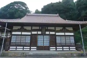 栄泉寺の本殿・本堂