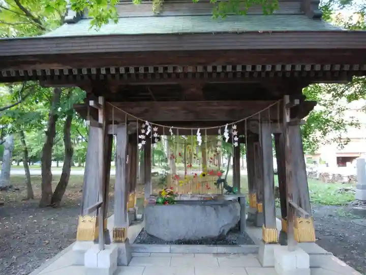 彌彦神社 (伊夜日子神社)の手水舎