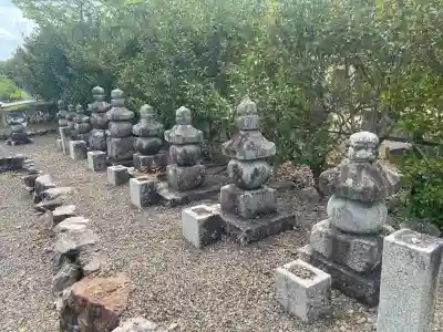 清寿庵の{uncategorized: "未分類", other: "その他", undefined: "問題あり", building: "その他建物", grave: "お墓", sacred_gate: "鳥居", guardian: "狛犬", statue: "像", buddha: "仏像", history: "歴史", nature: "自然", garden: "庭園", animal: "動物", pagoda: "塔", temizu: "手水舎", mountain_gate: "山門・神門", sanctuary: "本殿・本堂", subordinate: "末社・摂社", art: "芸術", scenery: "景色", jizo: "地蔵", ema: "絵馬", goshuin: "御朱印", omikuji: "おみくじ", items: "授与品その他", amulet: "お守り", goshuincho: "御朱印帳", eats: "食事", festival: "お祭り", votive_dance: "神楽", shichigosan: "七五三参", wedding: "結婚式", experience: "体験その他", initially: "初詣", around: "周辺", anti_infection: "感染症対策"}