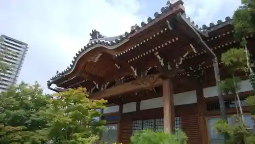 齢延寺の本殿