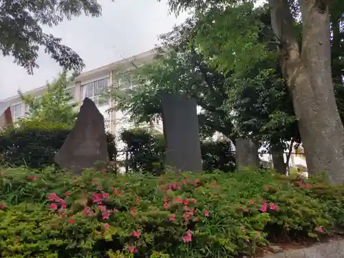 前原御嶽神社の建物その他