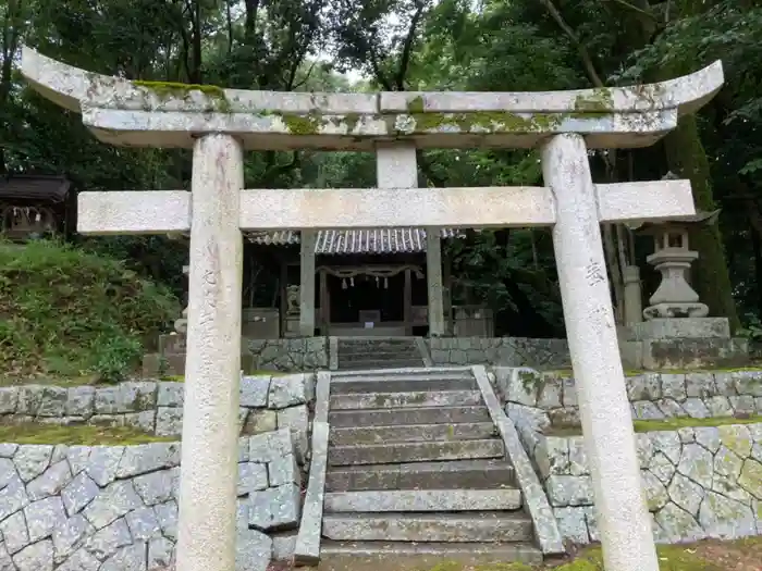 伊豫岡八幡神社の鳥居