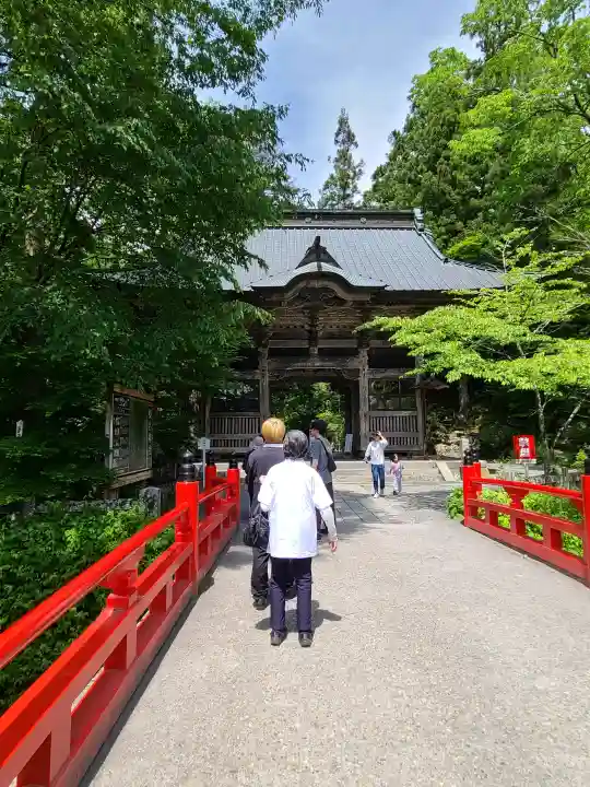榛名神社の{uncategorized: "未分類", other: "その他", undefined: "問題あり", building: "その他建物", grave: "お墓", sacred_gate: "鳥居", guardian: "狛犬", statue: "像", buddha: "仏像", history: "歴史", nature: "自然", garden: "庭園", animal: "動物", pagoda: "塔", temizu: "手水舎", mountain_gate: "山門・神門", sanctuary: "本殿・本堂", subordinate: "末社・摂社", art: "芸術", scenery: "景色", jizo: "地蔵", ema: "絵馬", goshuin: "御朱印", omikuji: "おみくじ", items: "授与品その他", amulet: "お守り", goshuincho: "御朱印帳", eats: "食事", festival: "お祭り", votive_dance: "神楽", shichigosan: "七五三参", wedding: "結婚式", experience: "体験その他", initially: "初詣", around: "周辺", anti_infection: "感染症対策"}