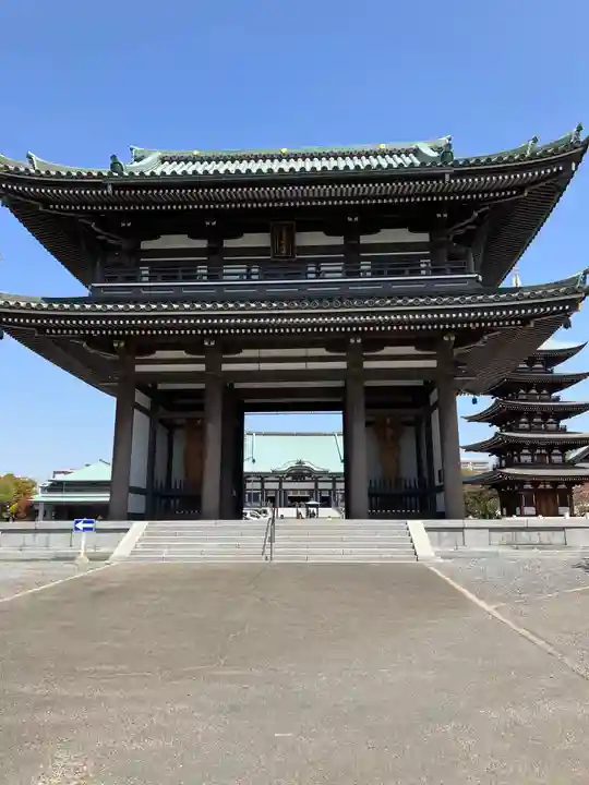 覚王山 日泰寺の山門・神門