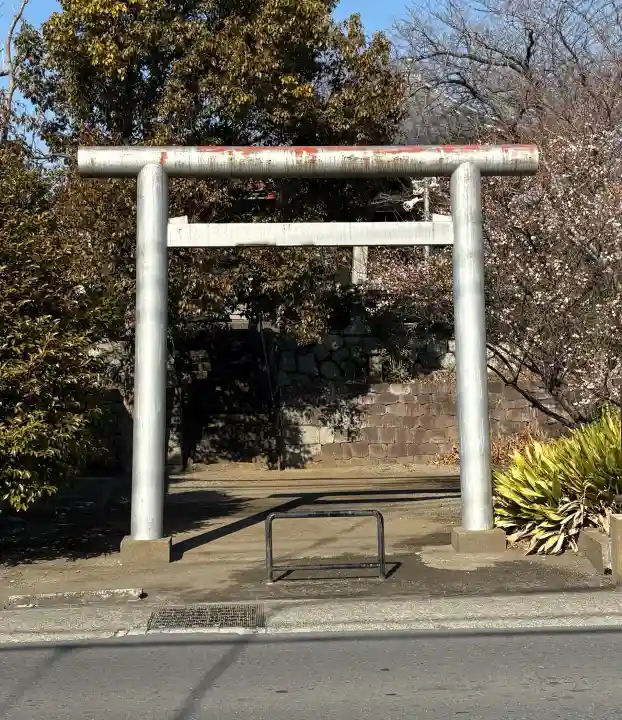 中瀬大神の{uncategorized: "未分類", other: "その他", undefined: "問題あり", building: "その他建物", grave: "お墓", sacred_gate: "鳥居", guardian: "狛犬", statue: "像", buddha: "仏像", history: "歴史", nature: "自然", garden: "庭園", animal: "動物", pagoda: "塔", temizu: "手水舎", mountain_gate: "山門・神門", sanctuary: "本殿・本堂", subordinate: "末社・摂社", art: "芸術", scenery: "景色", jizo: "地蔵", ema: "絵馬", goshuin: "御朱印", omikuji: "おみくじ", items: "授与品その他", amulet: "お守り", goshuincho: "御朱印帳", eats: "食事", festival: "お祭り", votive_dance: "神楽", shichigosan: "七五三参", wedding: "結婚式", experience: "体験その他", initially: "初詣", around: "周辺", anti_infection: "感染症対策"}