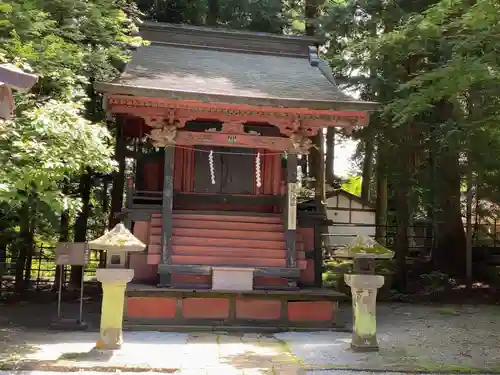 北口本宮冨士浅間神社の末社・摂社
