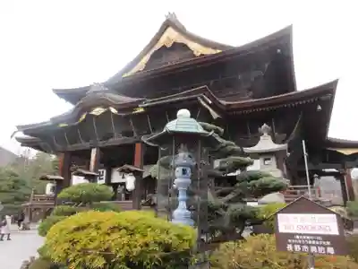 善光寺の本殿・本堂