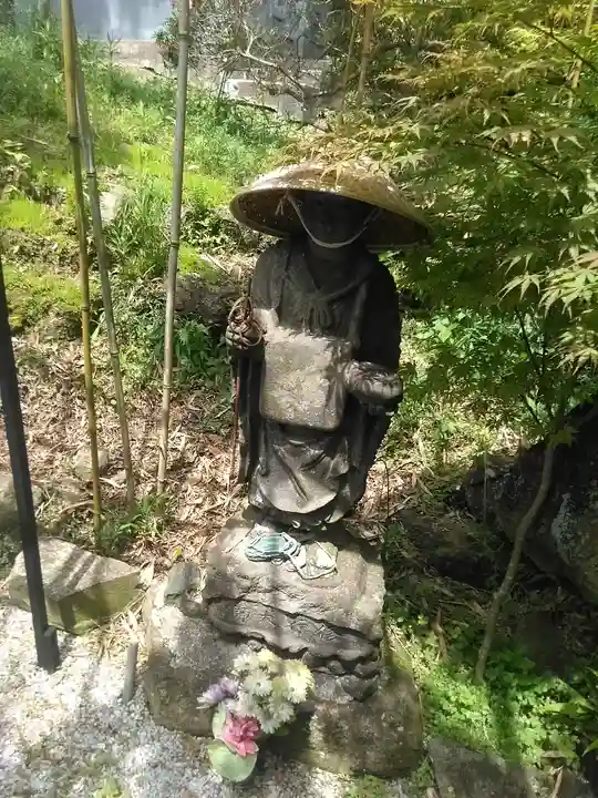 三井寺(平等寺)の像