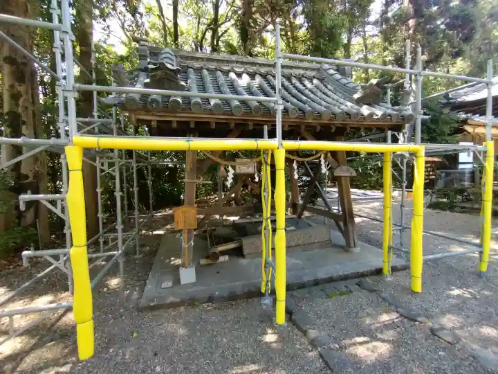 登彌神社の{uncategorized: "未分類", other: "その他", undefined: "問題あり", building: "その他建物", grave: "お墓", sacred_gate: "鳥居", guardian: "狛犬", statue: "像", buddha: "仏像", history: "歴史", nature: "自然", garden: "庭園", animal: "動物", pagoda: "塔", temizu: "手水舎", mountain_gate: "山門・神門", sanctuary: "本殿・本堂", subordinate: "末社・摂社", art: "芸術", scenery: "景色", jizo: "地蔵", ema: "絵馬", goshuin: "御朱印", omikuji: "おみくじ", items: "授与品その他", amulet: "お守り", goshuincho: "御朱印帳", eats: "食事", festival: "お祭り", votive_dance: "神楽", shichigosan: "七五三参", wedding: "結婚式", experience: "体験その他", initially: "初詣", around: "周辺", anti_infection: "感染症対策"}