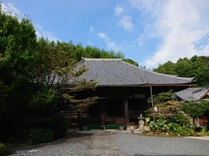 西光寺の本殿・本堂