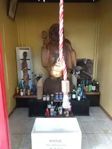 神社（洞爺湖中の島）の像