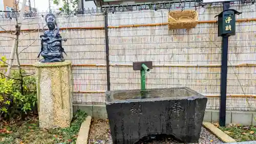 駒込妙義神社の像