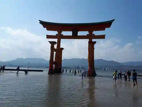 厳島神社の鳥居