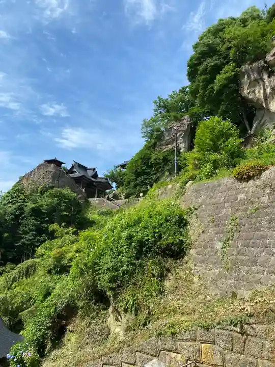 宝珠山 立石寺の{uncategorized: "未分類", other: "その他", undefined: "問題あり", building: "その他建物", grave: "お墓", sacred_gate: "鳥居", guardian: "狛犬", statue: "像", buddha: "仏像", history: "歴史", nature: "自然", garden: "庭園", animal: "動物", pagoda: "塔", temizu: "手水舎", mountain_gate: "山門・神門", sanctuary: "本殿・本堂", subordinate: "末社・摂社", art: "芸術", scenery: "景色", jizo: "地蔵", ema: "絵馬", goshuin: "御朱印", omikuji: "おみくじ", items: "授与品その他", amulet: "お守り", goshuincho: "御朱印帳", eats: "食事", festival: "お祭り", votive_dance: "神楽", shichigosan: "七五三参", wedding: "結婚式", experience: "体験その他", initially: "初詣", around: "周辺", anti_infection: "感染症対策"}