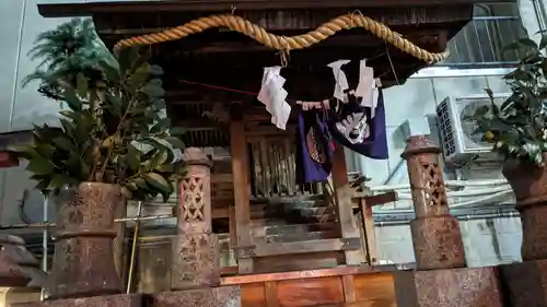 新世界稲荷神社の本殿・本堂