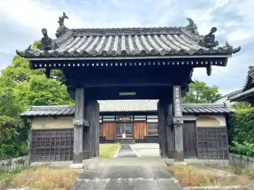 陽光寺の{uncategorized: "未分類", other: "その他", undefined: "問題あり", building: "その他建物", grave: "お墓", sacred_gate: "鳥居", guardian: "狛犬", statue: "像", buddha: "仏像", history: "歴史", nature: "自然", garden: "庭園", animal: "動物", pagoda: "塔", temizu: "手水舎", mountain_gate: "山門・神門", sanctuary: "本殿・本堂", subordinate: "末社・摂社", art: "芸術", scenery: "景色", jizo: "地蔵", ema: "絵馬", goshuin: "御朱印", omikuji: "おみくじ", items: "授与品その他", amulet: "お守り", goshuincho: "御朱印帳", eats: "食事", festival: "お祭り", votive_dance: "神楽", shichigosan: "七五三参", wedding: "結婚式", experience: "体験その他", initially: "初詣", around: "周辺", anti_infection: "感染症対策"}