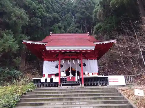 御座石神社の本殿