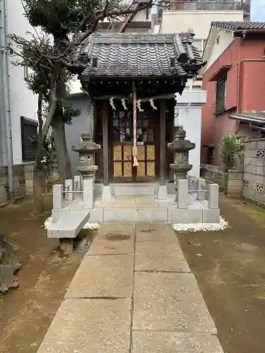 石井神社の{uncategorized: "未分類", other: "その他", undefined: "問題あり", building: "その他建物", grave: "お墓", sacred_gate: "鳥居", guardian: "狛犬", statue: "像", buddha: "仏像", history: "歴史", nature: "自然", garden: "庭園", animal: "動物", pagoda: "塔", temizu: "手水舎", mountain_gate: "山門・神門", sanctuary: "本殿・本堂", subordinate: "末社・摂社", art: "芸術", scenery: "景色", jizo: "地蔵", ema: "絵馬", goshuin: "御朱印", omikuji: "おみくじ", items: "授与品その他", amulet: "お守り", goshuincho: "御朱印帳", eats: "食事", festival: "お祭り", votive_dance: "神楽", shichigosan: "七五三参", wedding: "結婚式", experience: "体験その他", initially: "初詣", around: "周辺", anti_infection: "感染症対策"}