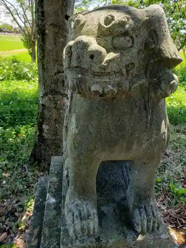 小勢護国神社の狛犬