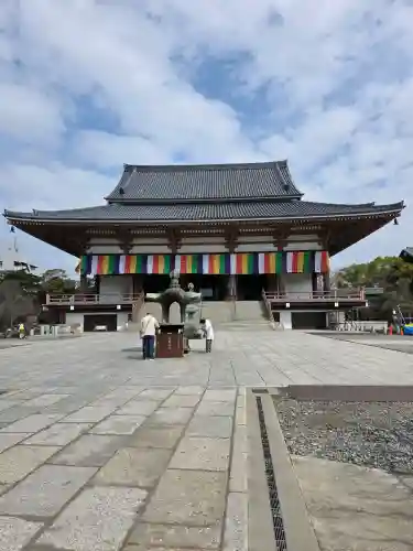 西新井大師総持寺の{uncategorized: "未分類", other: "その他", undefined: "問題あり", building: "その他建物", grave: "お墓", sacred_gate: "鳥居", guardian: "狛犬", statue: "像", buddha: "仏像", history: "歴史", nature: "自然", garden: "庭園", animal: "動物", pagoda: "塔", temizu: "手水舎", mountain_gate: "山門・神門", sanctuary: "本殿・本堂", subordinate: "末社・摂社", art: "芸術", scenery: "景色", jizo: "地蔵", ema: "絵馬", goshuin: "御朱印", omikuji: "おみくじ", items: "授与品その他", amulet: "お守り", goshuincho: "御朱印帳", eats: "食事", festival: "お祭り", votive_dance: "神楽", shichigosan: "七五三参", wedding: "結婚式", experience: "体験その他", initially: "初詣", around: "周辺", anti_infection: "感染症対策"}