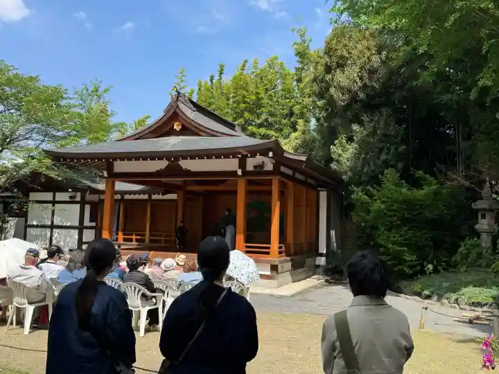 阿佐ヶ谷神明宮の{uncategorized: "未分類", other: "その他", undefined: "問題あり", building: "その他建物", grave: "お墓", sacred_gate: "鳥居", guardian: "狛犬", statue: "像", buddha: "仏像", history: "歴史", nature: "自然", garden: "庭園", animal: "動物", pagoda: "塔", temizu: "手水舎", mountain_gate: "山門・神門", sanctuary: "本殿・本堂", subordinate: "末社・摂社", art: "芸術", scenery: "景色", jizo: "地蔵", ema: "絵馬", goshuin: "御朱印", omikuji: "おみくじ", items: "授与品その他", amulet: "お守り", goshuincho: "御朱印帳", eats: "食事", festival: "お祭り", votive_dance: "神楽", shichigosan: "七五三参", wedding: "結婚式", experience: "体験その他", initially: "初詣", around: "周辺", anti_infection: "感染症対策"}
