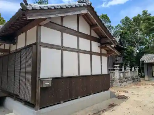 亀山神社の{uncategorized: "未分類", other: "その他", undefined: "問題あり", building: "その他建物", grave: "お墓", sacred_gate: "鳥居", guardian: "狛犬", statue: "像", buddha: "仏像", history: "歴史", nature: "自然", garden: "庭園", animal: "動物", pagoda: "塔", temizu: "手水舎", mountain_gate: "山門・神門", sanctuary: "本殿・本堂", subordinate: "末社・摂社", art: "芸術", scenery: "景色", jizo: "地蔵", ema: "絵馬", goshuin: "御朱印", omikuji: "おみくじ", items: "授与品その他", amulet: "お守り", goshuincho: "御朱印帳", eats: "食事", festival: "お祭り", votive_dance: "神楽", shichigosan: "七五三参", wedding: "結婚式", experience: "体験その他", initially: "初詣", around: "周辺", anti_infection: "感染症対策"}
