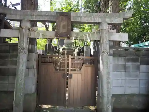 柳原稲荷神社の鳥居