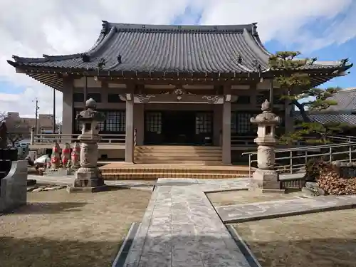 願隆寺の本殿・本堂