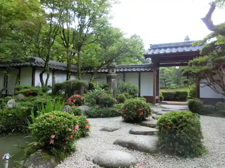 西明寺の山門・神門