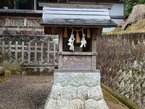 石座神社の末社・摂社