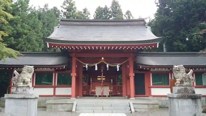 冨士御室浅間神社の本殿・本堂