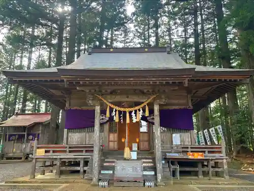 坪沼八幡神社の本殿・本堂
