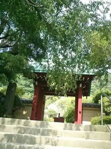 光則寺の山門