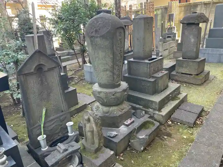 長元寺の{uncategorized: "未分類", other: "その他", undefined: "問題あり", building: "その他建物", grave: "お墓", sacred_gate: "鳥居", guardian: "狛犬", statue: "像", buddha: "仏像", history: "歴史", nature: "自然", garden: "庭園", animal: "動物", pagoda: "塔", temizu: "手水舎", mountain_gate: "山門・神門", sanctuary: "本殿・本堂", subordinate: "末社・摂社", art: "芸術", scenery: "景色", jizo: "地蔵", ema: "絵馬", goshuin: "御朱印", omikuji: "おみくじ", items: "授与品その他", amulet: "お守り", goshuincho: "御朱印帳", eats: "食事", festival: "お祭り", votive_dance: "神楽", shichigosan: "七五三参", wedding: "結婚式", experience: "体験その他", initially: "初詣", around: "周辺", anti_infection: "感染症対策"}