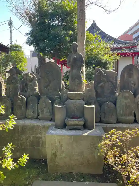 願行寺の{uncategorized: "未分類", other: "その他", undefined: "問題あり", building: "その他建物", grave: "お墓", sacred_gate: "鳥居", guardian: "狛犬", statue: "像", buddha: "仏像", history: "歴史", nature: "自然", garden: "庭園", animal: "動物", pagoda: "塔", temizu: "手水舎", mountain_gate: "山門・神門", sanctuary: "本殿・本堂", subordinate: "末社・摂社", art: "芸術", scenery: "景色", jizo: "地蔵", ema: "絵馬", goshuin: "御朱印", omikuji: "おみくじ", items: "授与品その他", amulet: "お守り", goshuincho: "御朱印帳", eats: "食事", festival: "お祭り", votive_dance: "神楽", shichigosan: "七五三参", wedding: "結婚式", experience: "体験その他", initially: "初詣", around: "周辺", anti_infection: "感染症対策"}