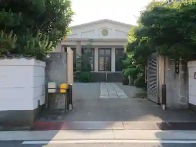 覚岸寺の本殿・本堂