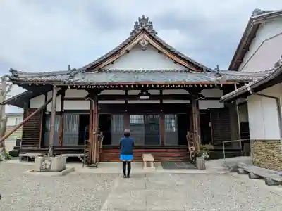 願照寺の本殿・本堂