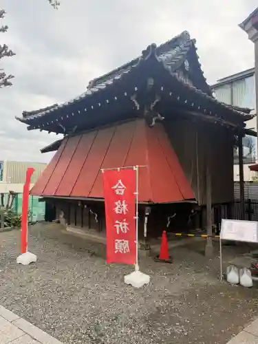 麻布氷川神社の{uncategorized: "未分類", other: "その他", undefined: "問題あり", building: "その他建物", grave: "お墓", sacred_gate: "鳥居", guardian: "狛犬", statue: "像", buddha: "仏像", history: "歴史", nature: "自然", garden: "庭園", animal: "動物", pagoda: "塔", temizu: "手水舎", mountain_gate: "山門・神門", sanctuary: "本殿・本堂", subordinate: "末社・摂社", art: "芸術", scenery: "景色", jizo: "地蔵", ema: "絵馬", goshuin: "御朱印", omikuji: "おみくじ", items: "授与品その他", amulet: "お守り", goshuincho: "御朱印帳", eats: "食事", festival: "お祭り", votive_dance: "神楽", shichigosan: "七五三参", wedding: "結婚式", experience: "体験その他", initially: "初詣", around: "周辺", anti_infection: "感染症対策"}