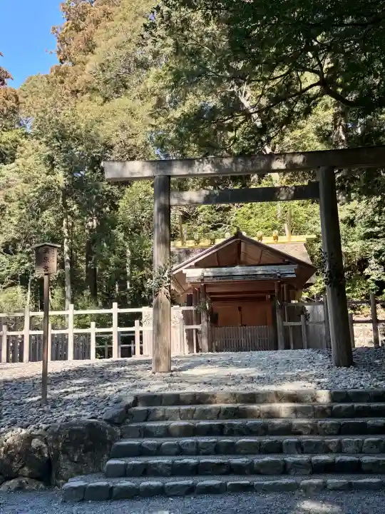 瀧原宮(皇大神宮別宮)の{uncategorized: "未分類", other: "その他", undefined: "問題あり", building: "その他建物", grave: "お墓", sacred_gate: "鳥居", guardian: "狛犬", statue: "像", buddha: "仏像", history: "歴史", nature: "自然", garden: "庭園", animal: "動物", pagoda: "塔", temizu: "手水舎", mountain_gate: "山門・神門", sanctuary: "本殿・本堂", subordinate: "末社・摂社", art: "芸術", scenery: "景色", jizo: "地蔵", ema: "絵馬", goshuin: "御朱印", omikuji: "おみくじ", items: "授与品その他", amulet: "お守り", goshuincho: "御朱印帳", eats: "食事", festival: "お祭り", votive_dance: "神楽", shichigosan: "七五三参", wedding: "結婚式", experience: "体験その他", initially: "初詣", around: "周辺", anti_infection: "感染症対策"}