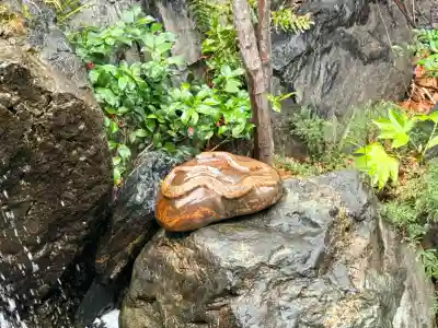 蛇窪神社の{uncategorized: "未分類", other: "その他", undefined: "問題あり", building: "その他建物", grave: "お墓", sacred_gate: "鳥居", guardian: "狛犬", statue: "像", buddha: "仏像", history: "歴史", nature: "自然", garden: "庭園", animal: "動物", pagoda: "塔", temizu: "手水舎", mountain_gate: "山門・神門", sanctuary: "本殿・本堂", subordinate: "末社・摂社", art: "芸術", scenery: "景色", jizo: "地蔵", ema: "絵馬", goshuin: "御朱印", omikuji: "おみくじ", items: "授与品その他", amulet: "お守り", goshuincho: "御朱印帳", eats: "食事", festival: "お祭り", votive_dance: "神楽", shichigosan: "七五三参", wedding: "結婚式", experience: "体験その他", initially: "初詣", around: "周辺", anti_infection: "感染症対策"}