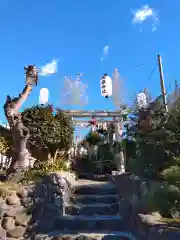 横浜御嶽神社の鳥居