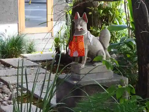 五十稲荷神社(栄寿稲荷神社)の狛犬