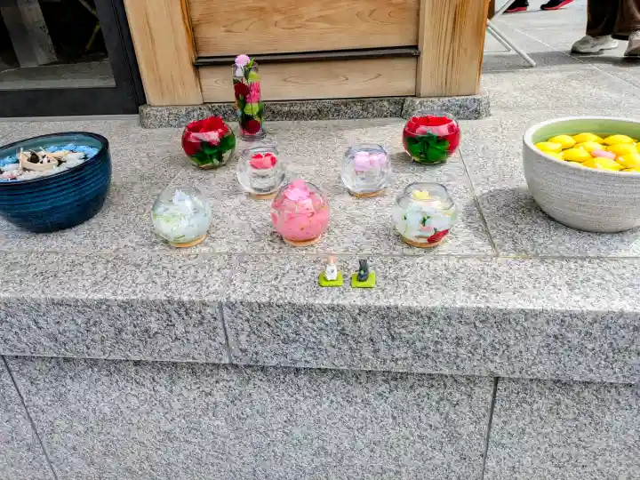 駒込妙義神社の{uncategorized: "未分類", other: "その他", undefined: "問題あり", building: "その他建物", grave: "お墓", sacred_gate: "鳥居", guardian: "狛犬", statue: "像", buddha: "仏像", history: "歴史", nature: "自然", garden: "庭園", animal: "動物", pagoda: "塔", temizu: "手水舎", mountain_gate: "山門・神門", sanctuary: "本殿・本堂", subordinate: "末社・摂社", art: "芸術", scenery: "景色", jizo: "地蔵", ema: "絵馬", goshuin: "御朱印", omikuji: "おみくじ", items: "授与品その他", amulet: "お守り", goshuincho: "御朱印帳", eats: "食事", festival: "お祭り", votive_dance: "神楽", shichigosan: "七五三参", wedding: "結婚式", experience: "体験その他", initially: "初詣", around: "周辺", anti_infection: "感染症対策"}