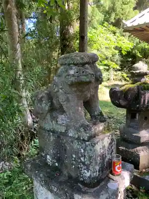 三上大明神の狛犬