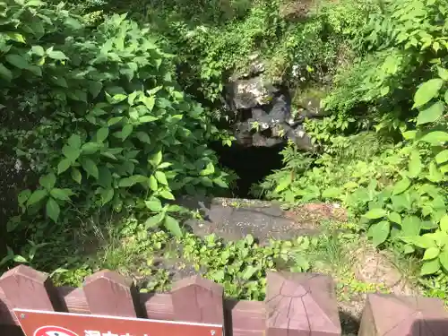 人穴浅間神社(静岡県)